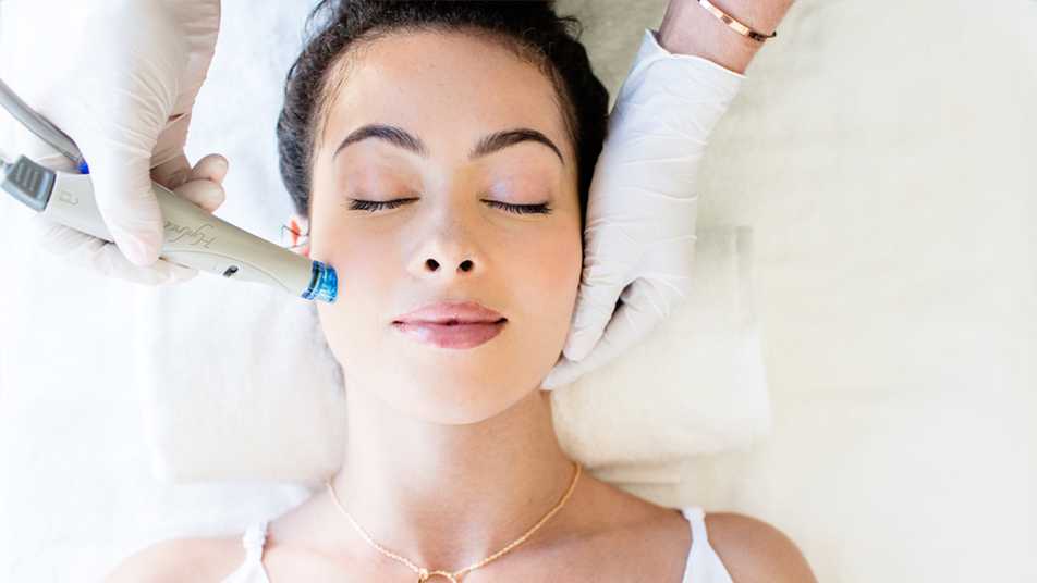 Hydrafacial Mallorca: Descubre el secreto de una piel radiante en Clínica Oliva